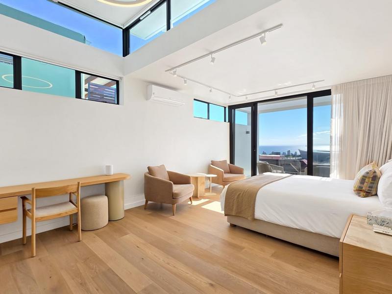 5 Bedroom Property for Sale in Green Point Western Cape